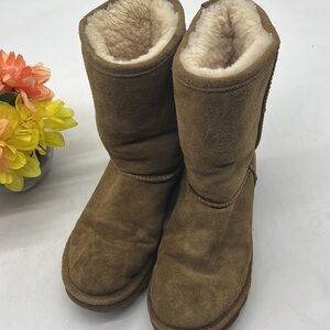 Bearpaw Tan Suede Shearling Lined Winter Boots Sz 9. WRB2139